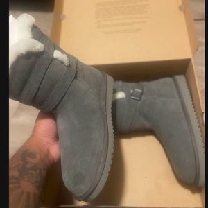 Grey Uggs Women’s size 9